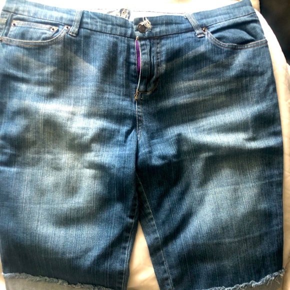 Bitten by Sarah Jessica Parker Jean Shorts - Picture 1 of 5